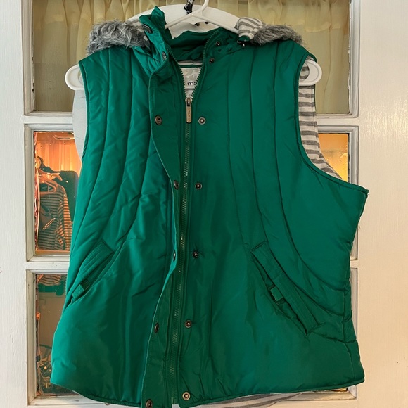 Maurice’s Green Puffy Vest - Picture 4 of 6